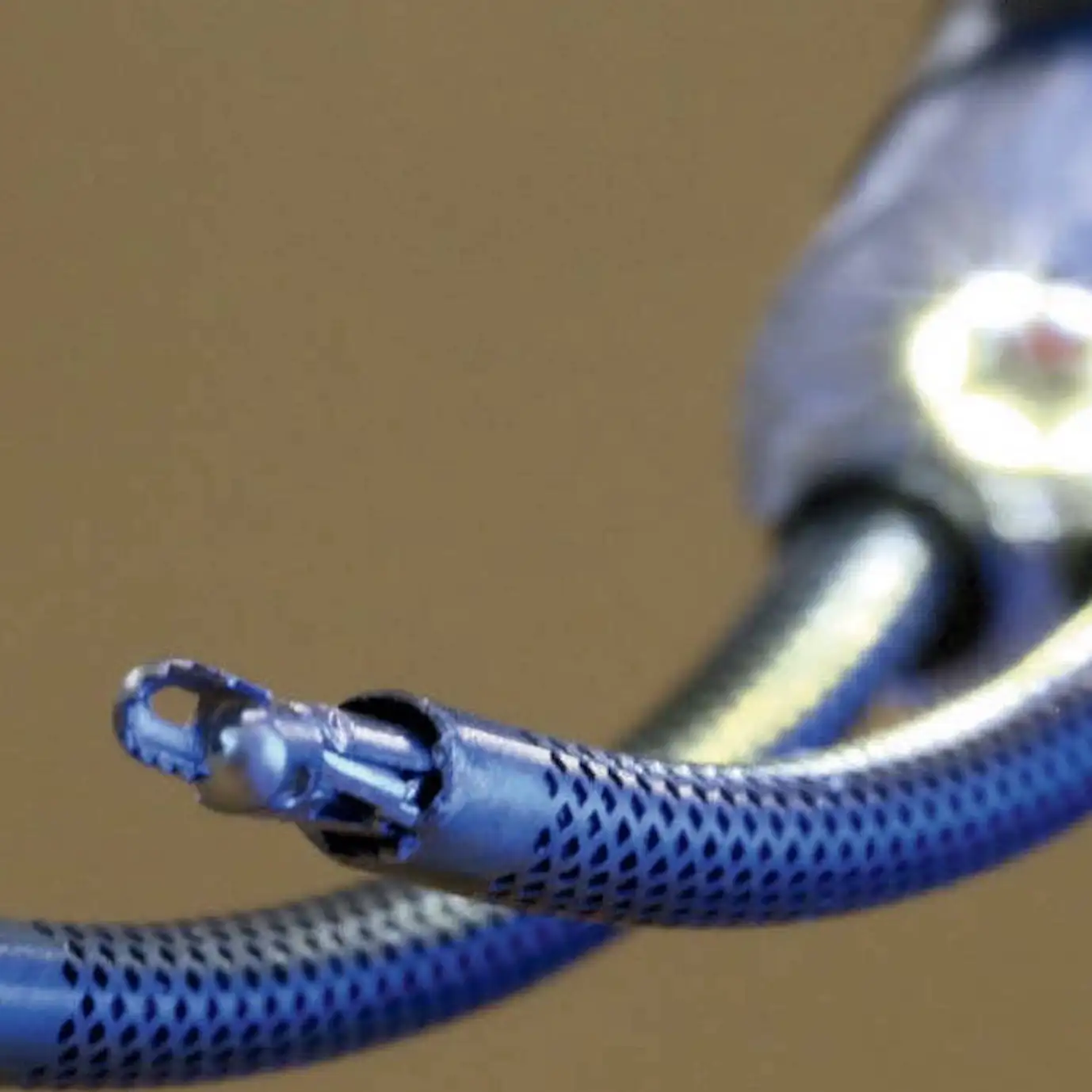 Робот для операзций на мозг